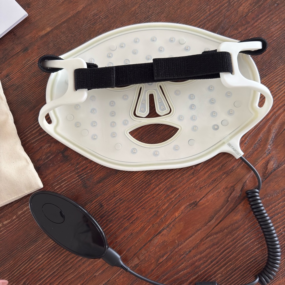 The Light Salon, Boost LED Mask - Picture 4 of 7